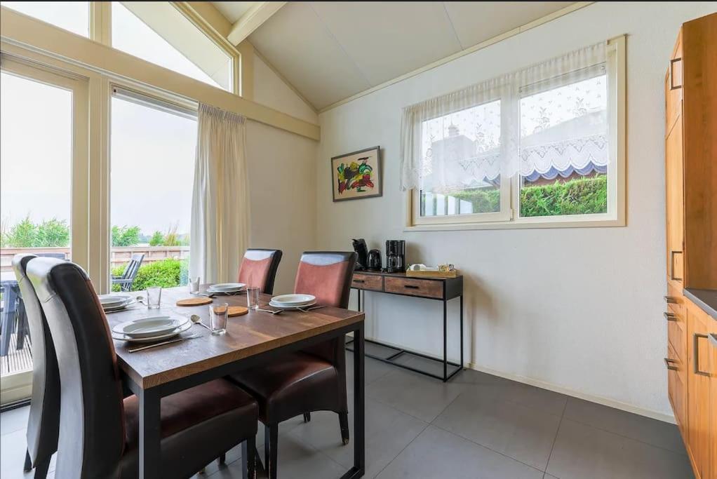 Villa Vakantiehuis De Wilgenroos à Wervershoof Extérieur photo