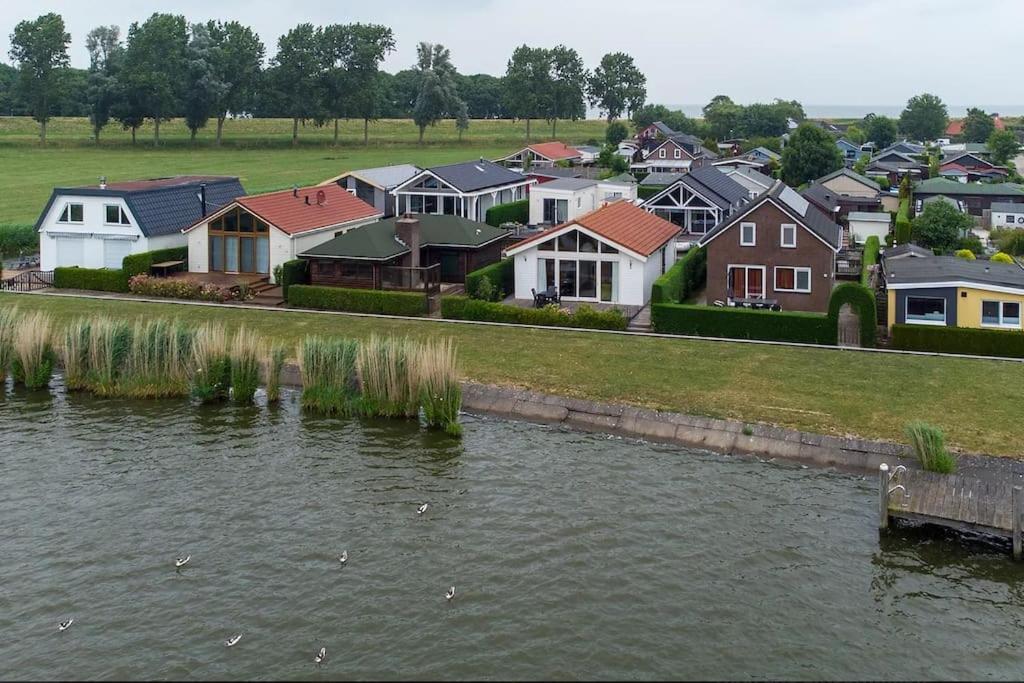 Villa Vakantiehuis De Wilgenroos à Wervershoof Extérieur photo