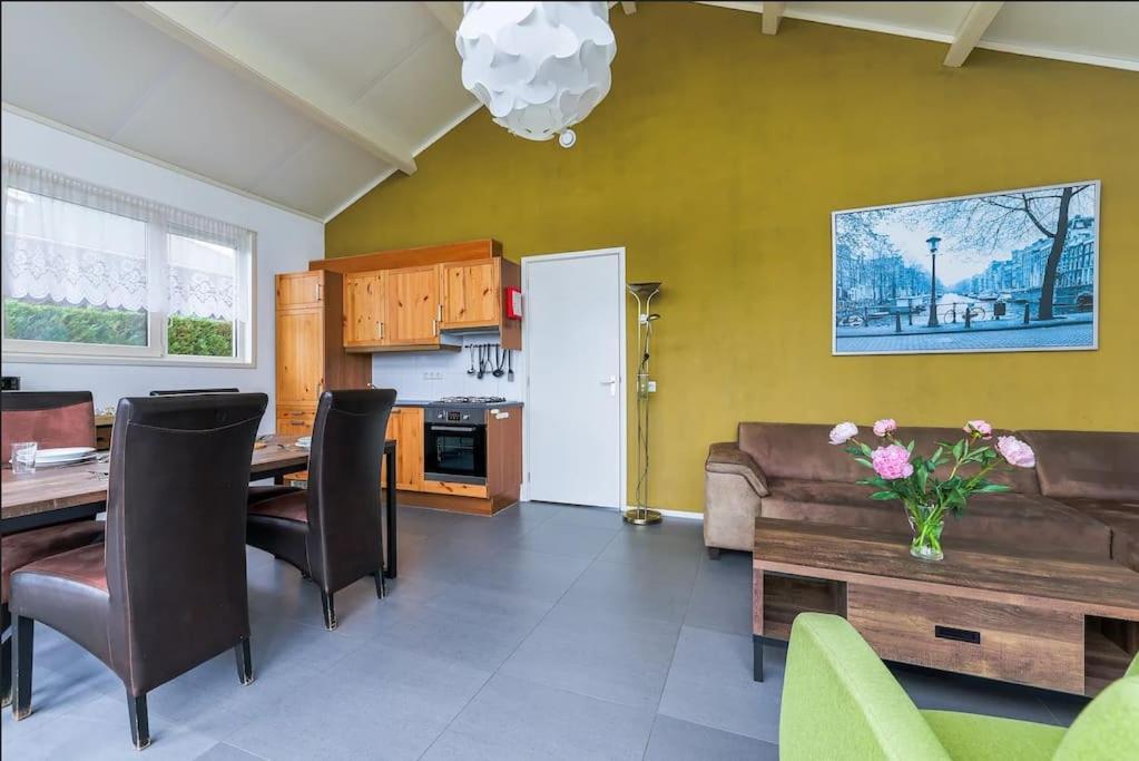 Villa Vakantiehuis De Wilgenroos à Wervershoof Extérieur photo